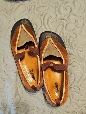 Earth Brand Women's Kalso  "Intrigue" Mary Jane shoes In Brown Suede/Leather